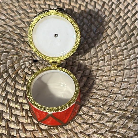 NWT Greenbrer International Porcelain Limoge Christmas Tin Soldier Trinket Box - Picture 5 of 6